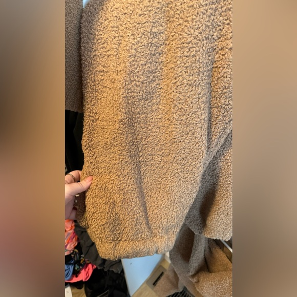 Skims cozy knit drawstring legging(l/xl), zip up hoodie (l/xl) &tank set(2x/3x) - Picture 7 of 11